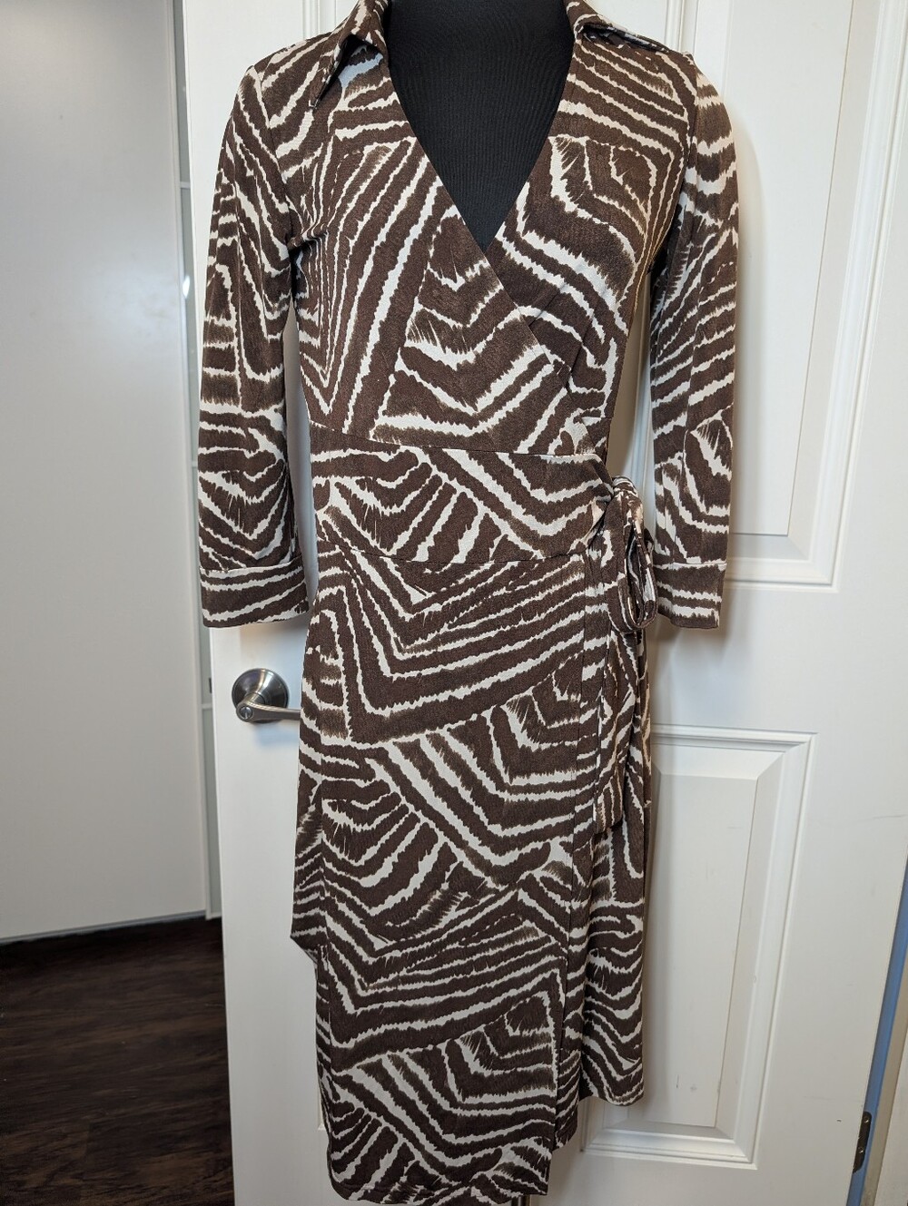 Jones New York Zebra Print Wrap Midi Dress Size 6 Brown Ivory